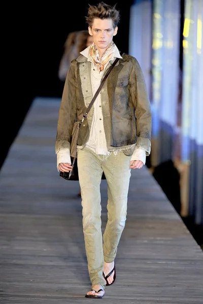 Look 22